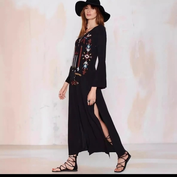 Embroidered Black Long Sleeve Maxi Dress